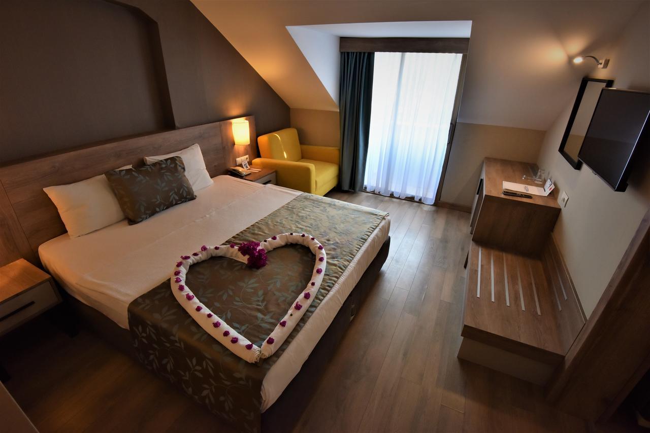 Lucida Beach Hotel Camyuva ภายนอก รูปภาพ