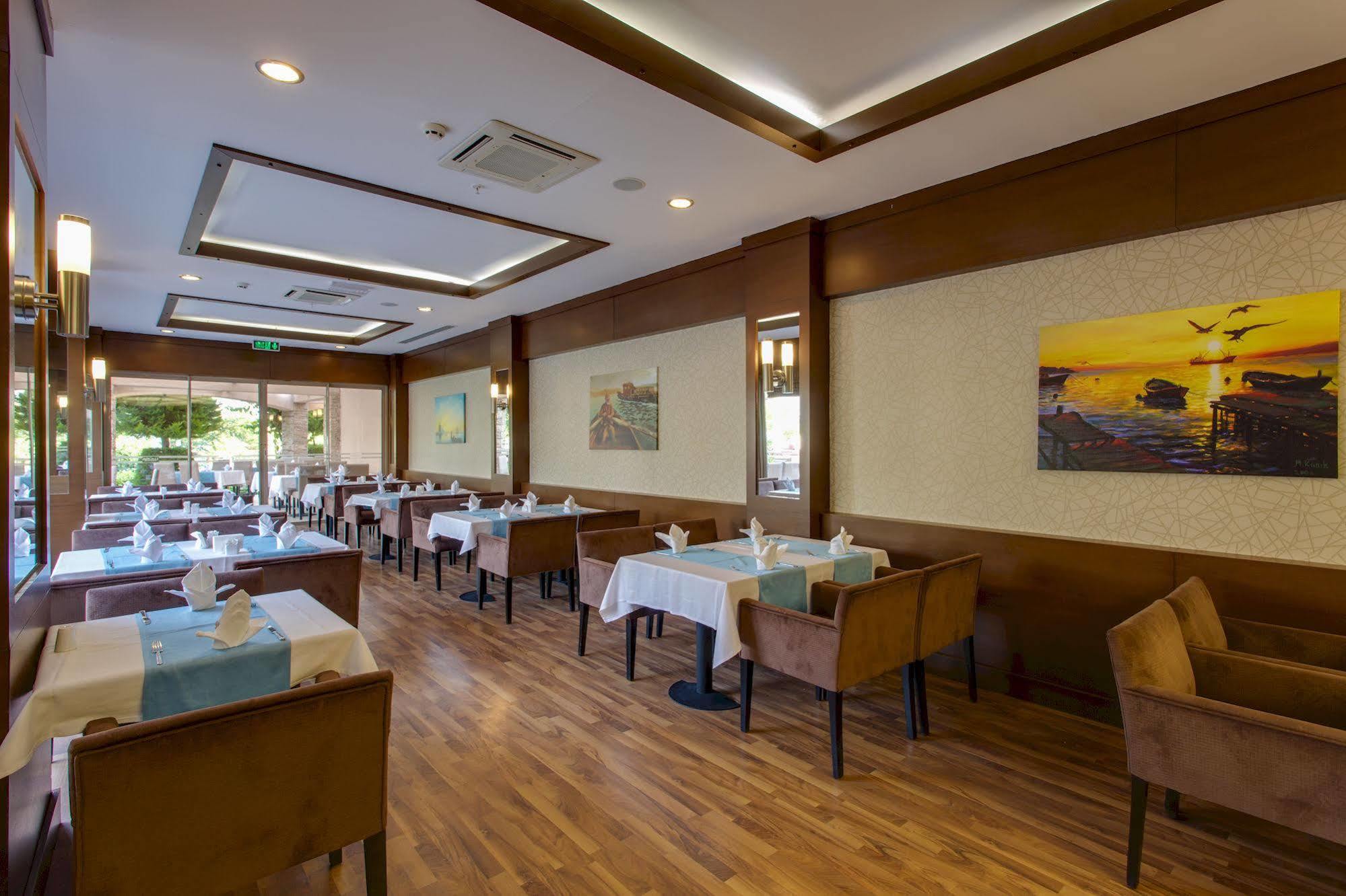 Lucida Beach Hotel Camyuva ภายนอก รูปภาพ
